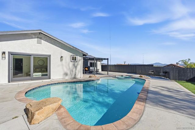9632 Cambury Dr., Santee, CA 92071