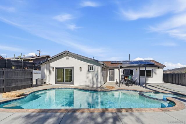 9632 Cambury Dr., Santee, CA 92071