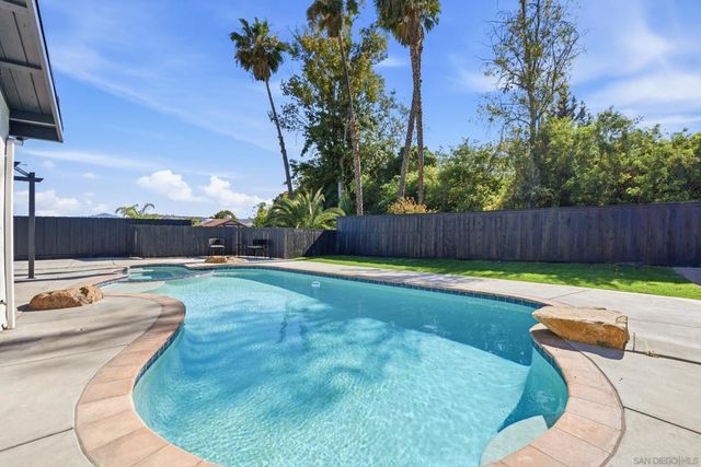 9632 Cambury Dr., Santee, CA 92071