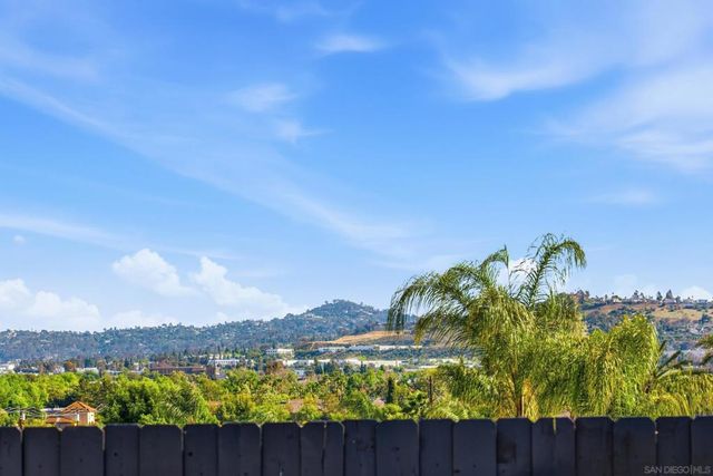 9632 Cambury Dr., Santee, CA 92071
