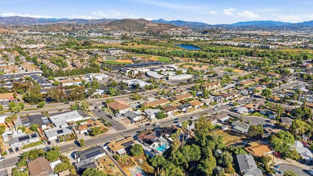 9632 Cambury Dr., Santee, CA 92071