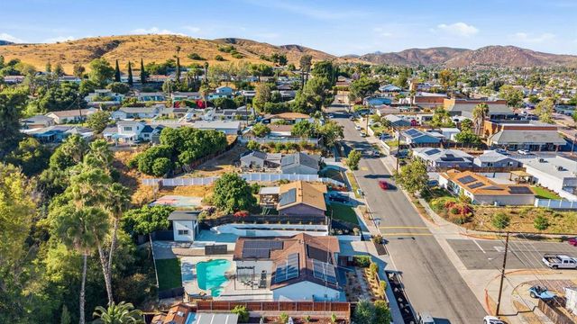 9632 Cambury Dr., Santee, CA 92071