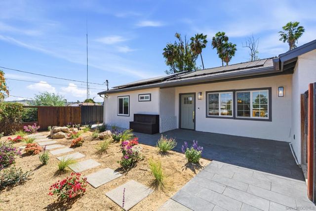 9632 Cambury Dr., Santee, CA 92071