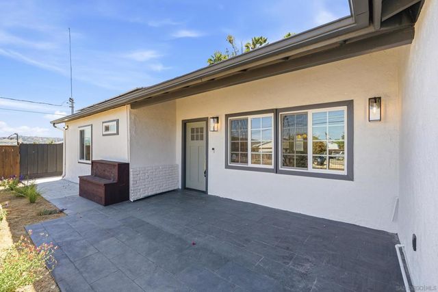 9632 Cambury Dr., Santee, CA 92071