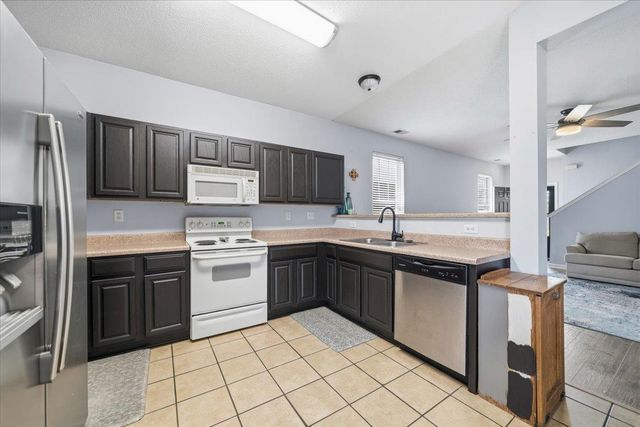12055 HIDDEN DR, Arlington, TN 38002