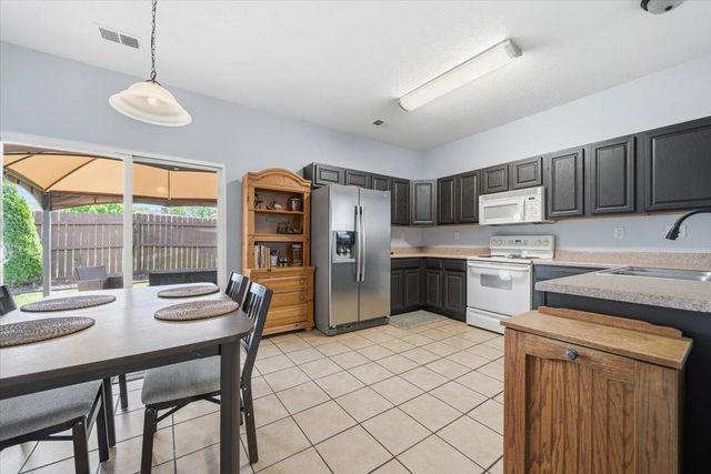 12055 HIDDEN DR, Arlington, TN 38002