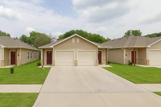 807 S Wilson Street, Kaufman, TX 75142