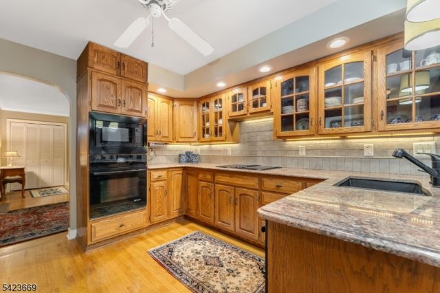 5 Abrams Rd, Holland Twp., NJ 08848