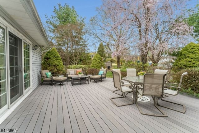 5 Abrams Rd, Holland Twp., NJ 08848