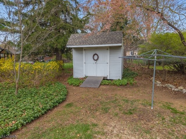 5 Abrams Rd, Holland Twp., NJ 08848