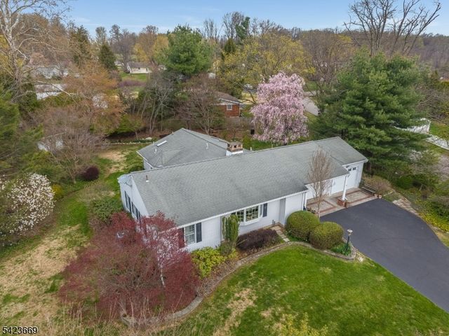 5 Abrams Rd, Holland Twp., NJ 08848