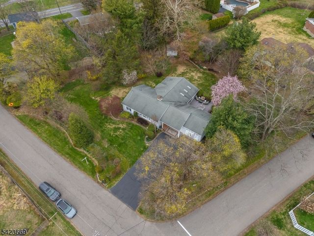 5 Abrams Rd, Holland Twp., NJ 08848