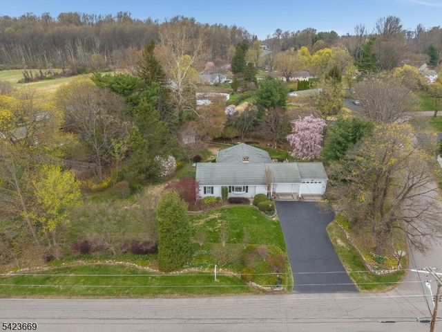 5 Abrams Rd, Holland Twp., NJ 08848