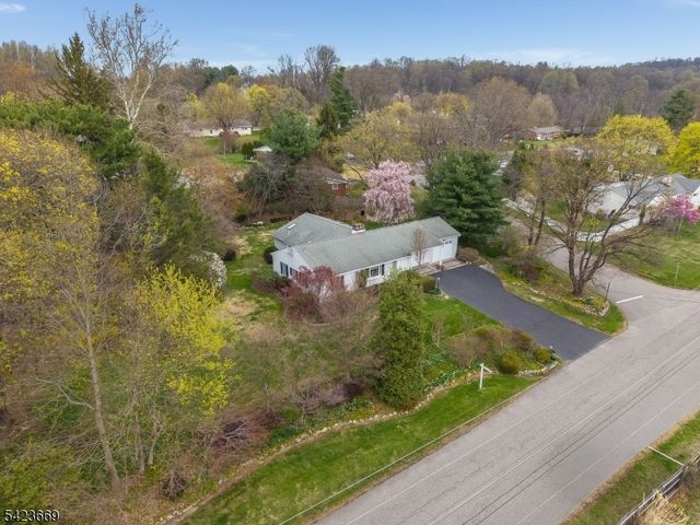 5 Abrams Rd, Holland Twp., NJ 08848