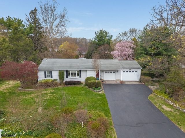 5 Abrams Rd, Holland Twp., NJ 08848