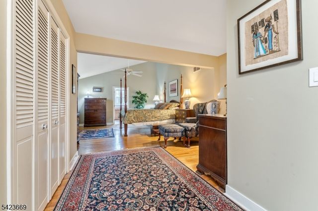 5 Abrams Rd, Holland Twp., NJ 08848