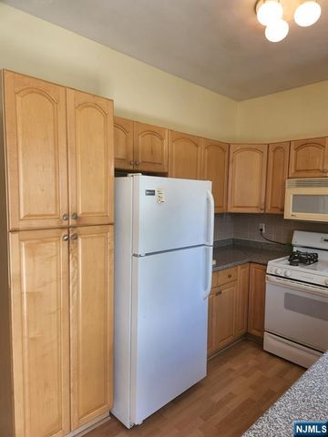 653 New York Avenue, Lyndhurst, NJ 07071