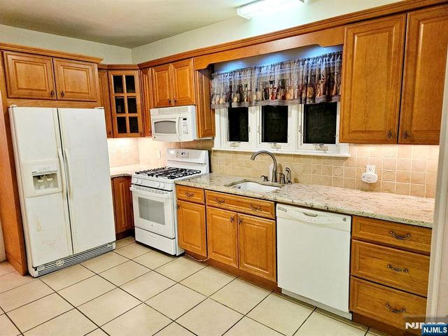 653 New York Avenue, Lyndhurst, NJ 07071