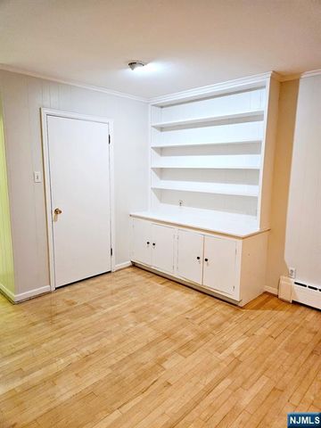 653 New York Avenue, Lyndhurst, NJ 07071