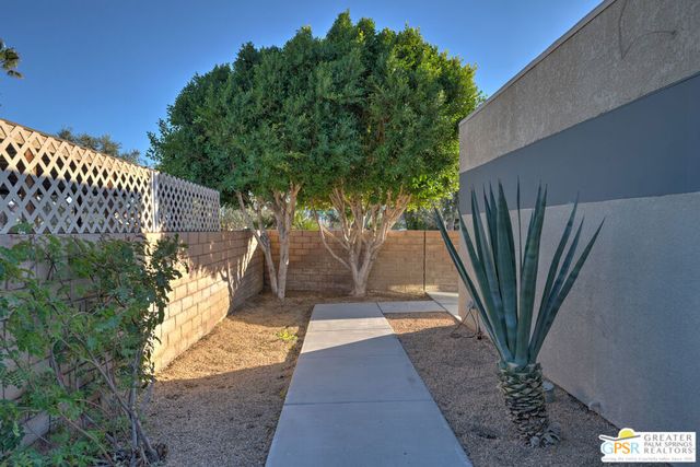 1589 N Sunflower Court, Palm Springs, CA 92262