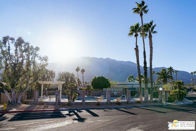 1589 N Sunflower Court, Palm Springs, CA 92262