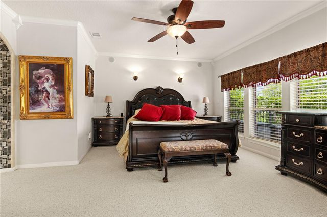 143 Lago Circle Drive N, Santa Fe, TX 77517