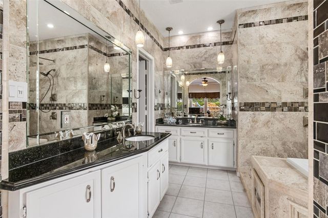 143 Lago Circle Drive N, Santa Fe, TX 77517