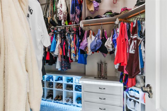 143 Lago Circle Drive N, Santa Fe, TX 77517