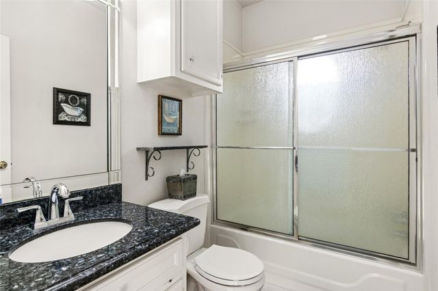 143 Lago Circle Drive N, Santa Fe, TX 77517