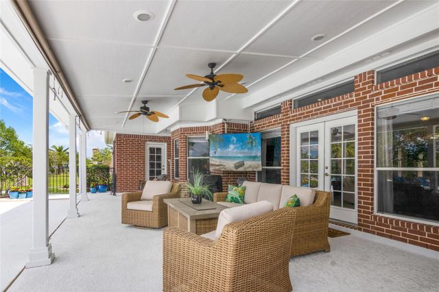 143 Lago Circle Drive N, Santa Fe, TX 77517