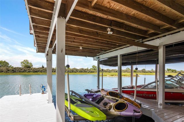 143 Lago Circle Drive N, Santa Fe, TX 77517