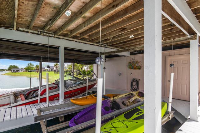 143 Lago Circle Drive N, Santa Fe, TX 77517