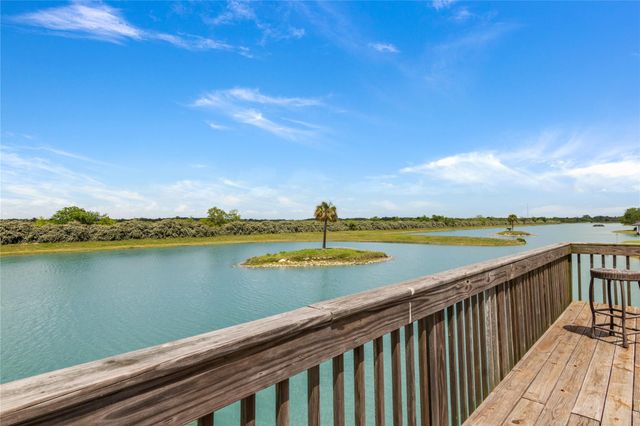 143 Lago Circle Drive N, Santa Fe, TX 77517