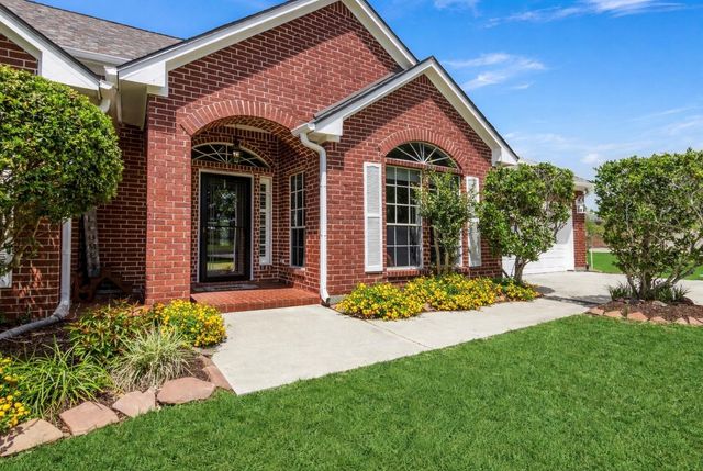 143 Lago Circle Drive N, Santa Fe, TX 77517