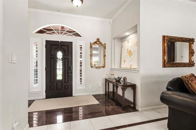 143 Lago Circle Drive N, Santa Fe, TX 77517