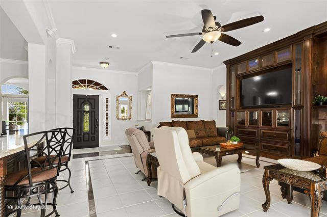 143 Lago Circle Drive N, Santa Fe, TX 77517