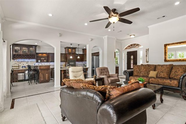 143 Lago Circle Drive N, Santa Fe, TX 77517