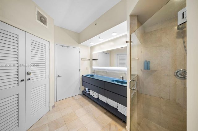 18001 Collins Avenue 2209, Sunny Isles Beach, FL 33160