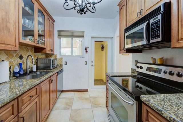 6120 SW 27th St, Miami, FL 33155