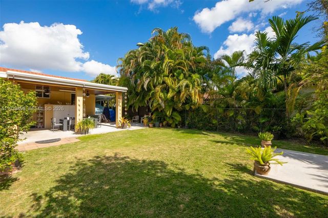 6120 SW 27th St, Miami, FL 33155