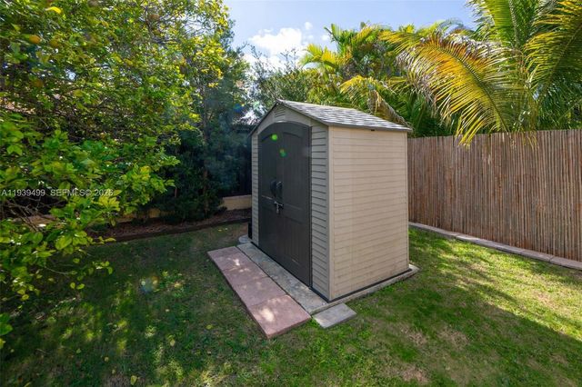 6120 SW 27th St, Miami, FL 33155