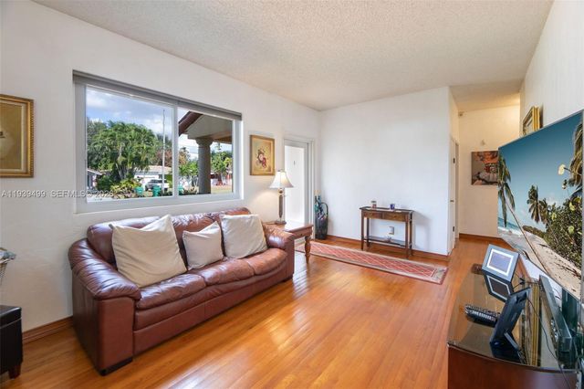 6120 SW 27th St, Miami, FL 33155