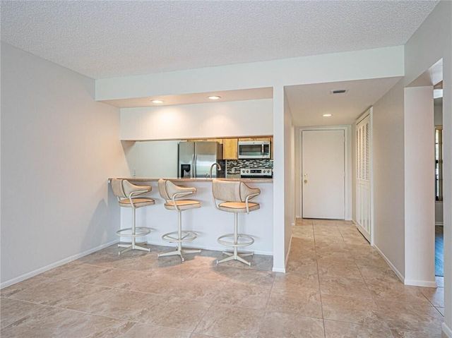 28 Plantation Drive 202, Vero Beach, FL 32966