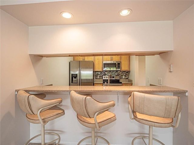 28 Plantation Drive 202, Vero Beach, FL 32966