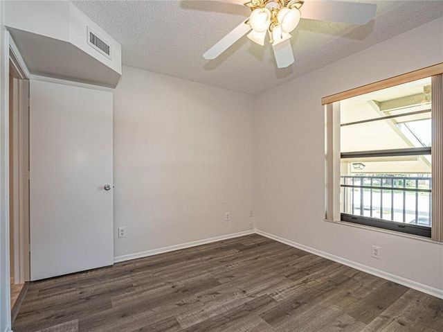 28 Plantation Drive 202, Vero Beach, FL 32966