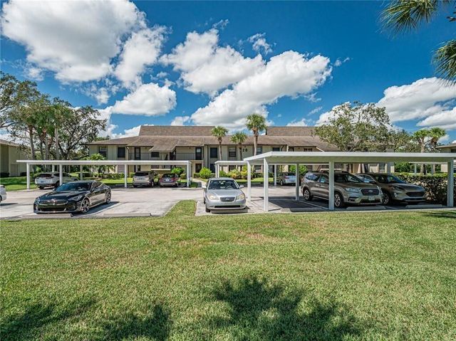 28 Plantation Drive 202, Vero Beach, FL 32966