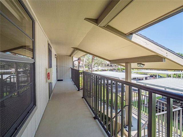 28 Plantation Drive 202, Vero Beach, FL 32966