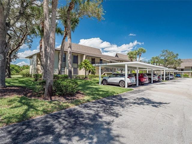 28 Plantation Drive 202, Vero Beach, FL 32966
