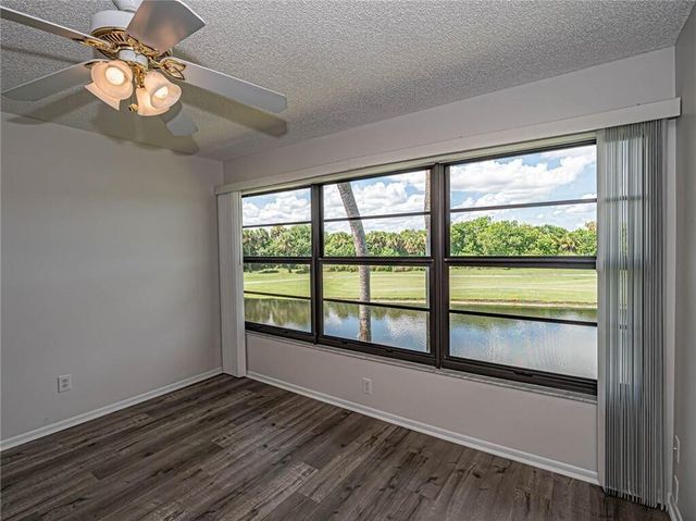 28 Plantation Drive 202, Vero Beach, FL 32966