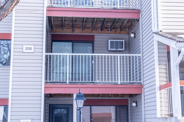 350 Shelard Parkway 206, Saint Louis Park, MN 55426